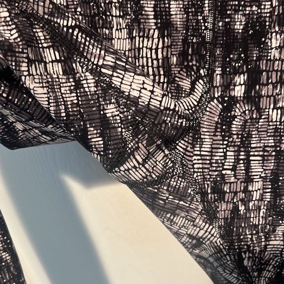 Lululemon InStill High-Rise Tight 25" - Picture 8 of 10